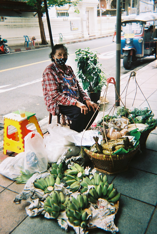 vendeuse-de-rue-Bangkok.jpg
